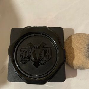 Kat Von D Lock-it powder face foundation